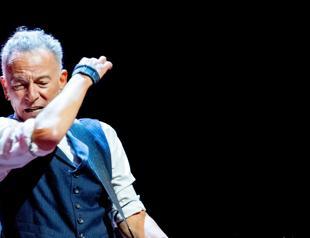 Springsteen releases surprise EP