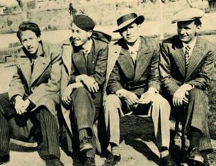 Iconic photo of Turkish literature’s ‘Garip’ poets sold at auction