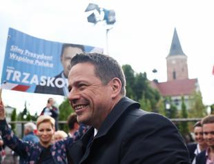 Rivals neck-and-neck ahead of Polands clash of civilizations vote