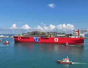 Türkiye’s first floating gas platform reaches Black Sea port