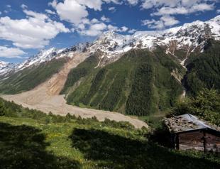 Swiss glacier collapse could cost huge sums
