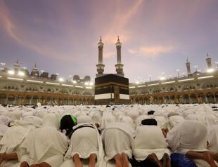 Million-plus pilgrims begin hajj under blazing sun