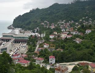 Village divided by border maintains unbreakable kinship ties