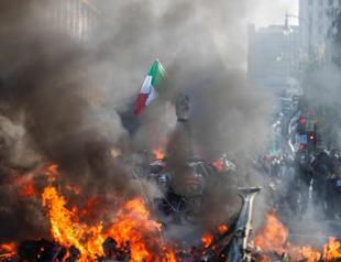 Unrest in Los Angeles over immigration raids as troops sent by Trump fan out