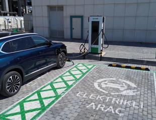 Over 50 percent of motorists have positive view of EVs: Report