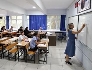 Ministry to expand foreign language instruction hours in middle schools