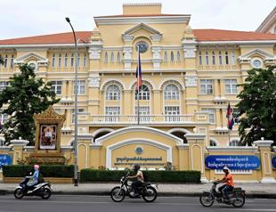 Cambodia orders troops on alert in Thai border spat