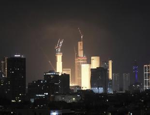 Iran launches new wave of missile attacks on Israel