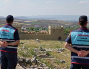 Gendarmerie teams guard Hittite cities