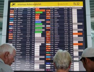 Bali flights canceled after Indonesia volcano eruption