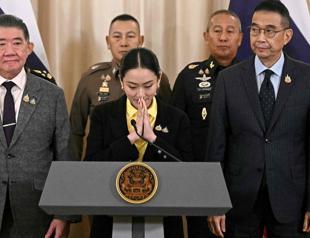 Thai PM apologizes as crisis threatens to topple gov’t