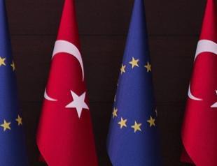 Türkiye, EU should step up efforts for visa liberalization: EU envoy