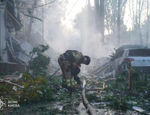 Russian drone and missile barrage on Kiev kills eight