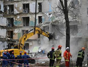 Russian strikes kill 11 in Ukraine region under pressure