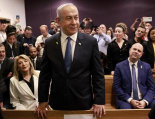 Trump urges end to witch hunt Netanyahu corruption trial