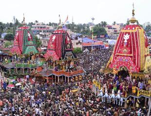 Festival stampede kills three near Indian temple