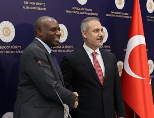 UKs Lammy praises Türkiyes efforts to broker peace in Russia-Ukraine conflict