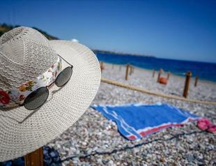 Facing poor demand, hotels offer bargain deals to draw holidaymakers