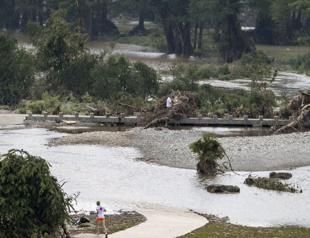 Search for missing girls as Texas flood death toll hits 50