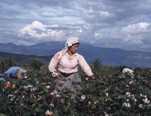Ara Güler’s Colorful Anatolia exhibition to open in Greece