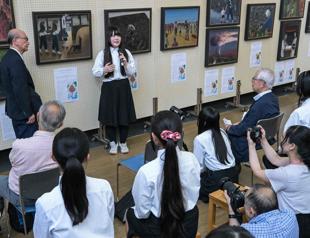Hiroshima teens relay atom bomb horror with art