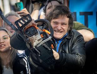 Argentinas Milei closes agencies for roads, road safety