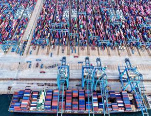 Global trade grew $300 billion in first half of 2025: UNCTAD