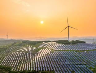 China accelerating renewable energy building spree: Report