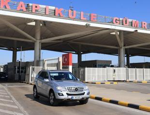 Expats flock to Turkish borders as summer holiday season peaks