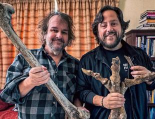Peter Jackson backs bid to revive extinct moa