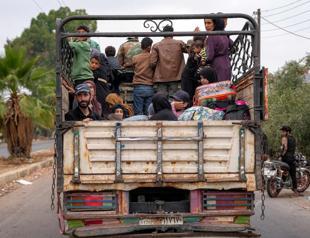 Syria evacuates Bedouin from Druze-majority Sweida