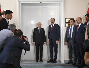 Intelligence chief briefs parties on peace initiative