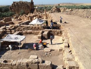 Archaeologists dig deep in Türkiye’s southeast