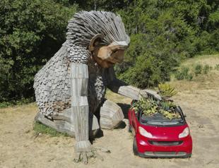 Giant trolls have message for humans