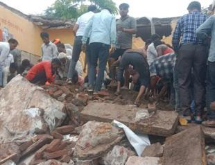 India school roof collapse kills seven children