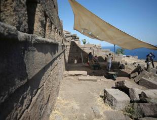 3,500-year-old stoa discovered in Assos