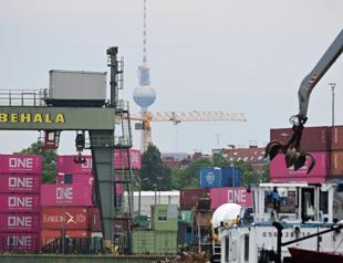 EU capitals and businesses sharply divived over US deal