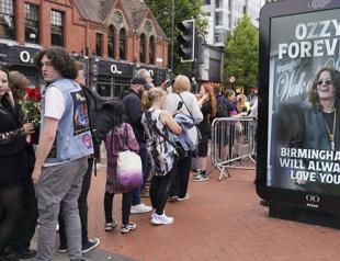 Thousands honor Ozzy Osbourne at UK hometown