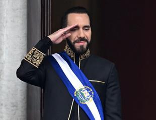 El Salvador abolishes presidential term limits