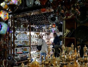 Tourists spend record $1 bln on souvenirs in Türkiye
