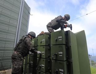 S Korea begins removing loudspeakers on border with North