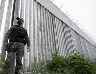 Greece to extend fence along Turkish border