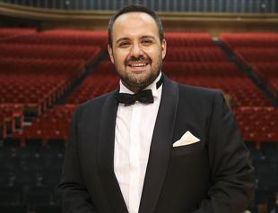Turkish tenor Murat Karahan receives special Pavarotti award