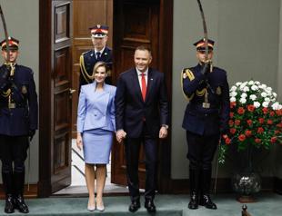 Nawrocki sworn in as Polands new president