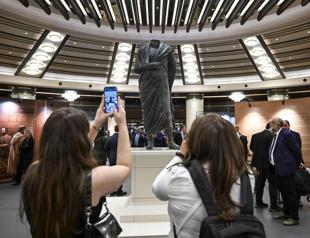 Story behind Türkiye’s recovery of looted Marcus Aurelius statue