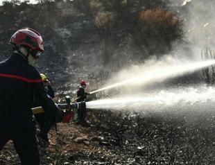 Challenging day for firefighters battling huge blaze in France