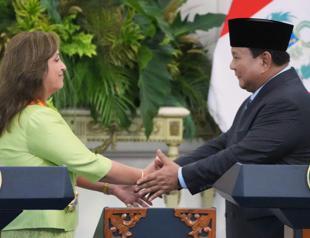 Indonesia, Peru strike trade agreement as leaders meet