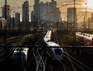 German investor confidence dives in August