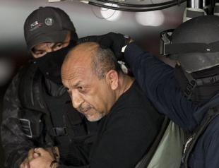 Mexico transfers 26 wanted fugitives to US