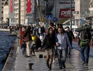 Türkiye’s population rises by nearly 160,000 in first half of 2025
